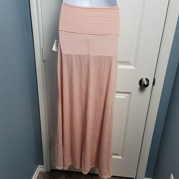 NWT- WINDSOR Maxi Skirt  - Picture 6 of 7